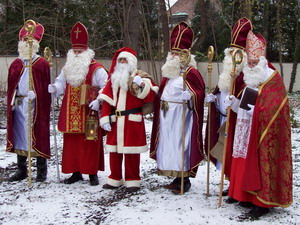 Nikoläuse im Schnee Nikoläuse im Schnee
